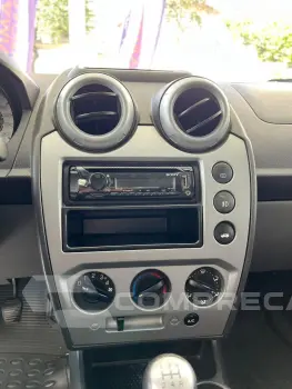FIESTA 1.6 MPI Class Sedan 8V