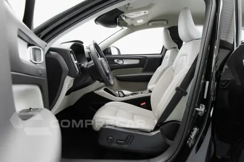 XC40 2.0 T5 Momentum AWD Geartronic