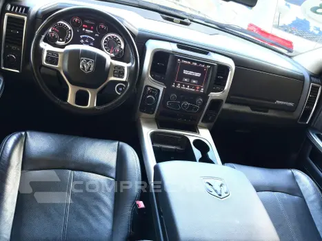 CLASSIC 5.7 V8 GASOLINA LARAMIE NIGHT EDITION CD 4X4 AUTOMÁT