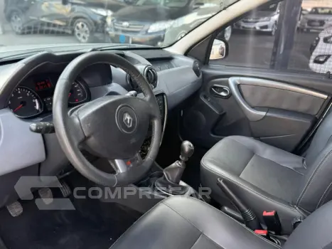 DUSTER Dynamique 4x4 2.0 Hi-Flex 16V Mec