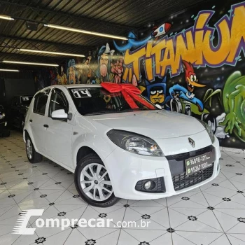 Renault SANDERO EXP1016V 4 portas
