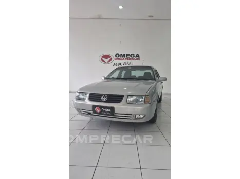 SANTANA 1.8 MI 8V GASOLINA 4P MANUAL