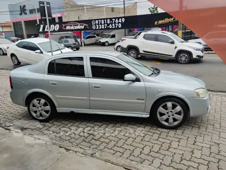 ASTRA 2.0 MPFI Advantage Sedan 8V