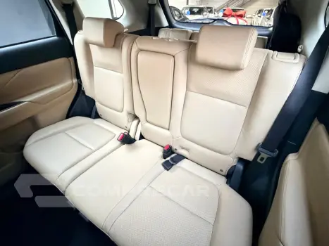 OUTLANDER 3.0 GT 4X4 V6 24V GASOLINA 4P AUTOMÁTICO