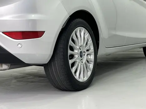 FIESTA 1.6 Titanium Hatch 16V