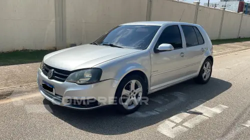 Volkswagen GOLF 1.6 MI Sportline 8V 4 portas
