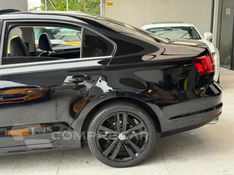 JETTA 2.0 TSI HIGHLINE 211CV GASOLINA 4P TIPTRONIC