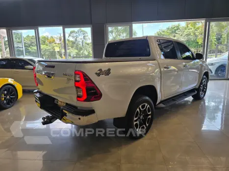 HILUX 2.8 D-4D TURBO DIESEL CD SRX 4X4 AUTOMÁTICO