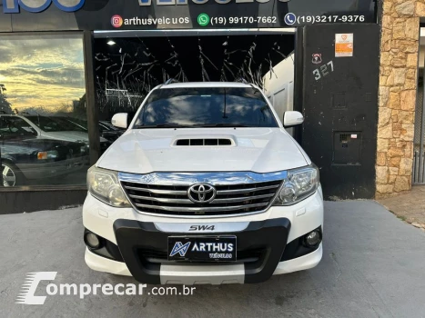 Hilux SW4 SRV D4-D 4x4 3.0 TDI Dies. Aut