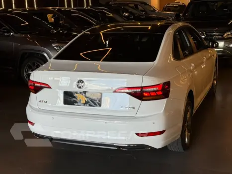 JETTA 1.4 250 TSI TOTAL FLEX R-LINE TIPTRONIC