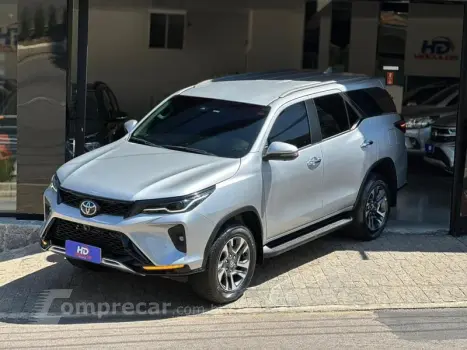 Toyota HILUX SWSRXA4RD 4 portas