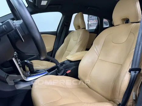 V40 2.0 T4 MOMENTUM GASOLINA 4P AUTOMÁTICO