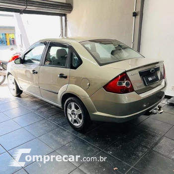 FIESTA 1.6 Rocam Sedan 8V