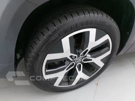 TAOS 1.4 250 TSI TOTAL FLEX HIGHLINE AUTOMÁTICO