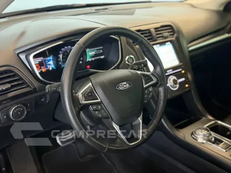 FUSION 2.0 TITANIUM AWD 16V GASOLINA 4P AUTOMÁTICO