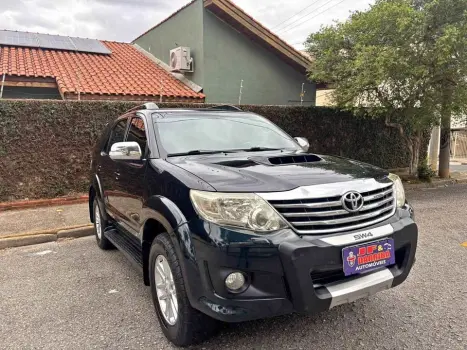 HILUX SW4 3.0 SRV 4X4 7 Lugares 16V Turbo Intercooler