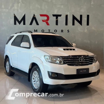 Hilux SW4 SRV D4-D 4x4 3.0 TDI Dies. Aut