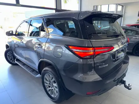 HILUX SW4 2.8 D-4d Turbo SRX 7L 4X4