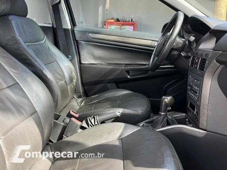 VECTRA 2.0 MPFI GT HATCH 8V FLEX 4P MANUAL
