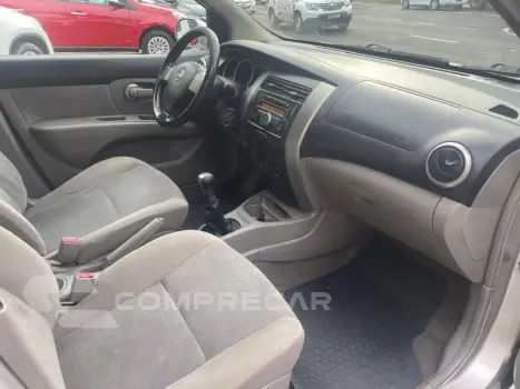 LIVINA 1.6 16V Flex Fuel 5p