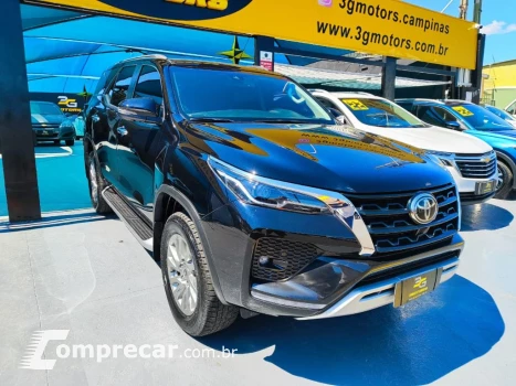Hilux SW4 SRX 4x4 2.8 TDI 16V Dies. Aut. 7 Lugares