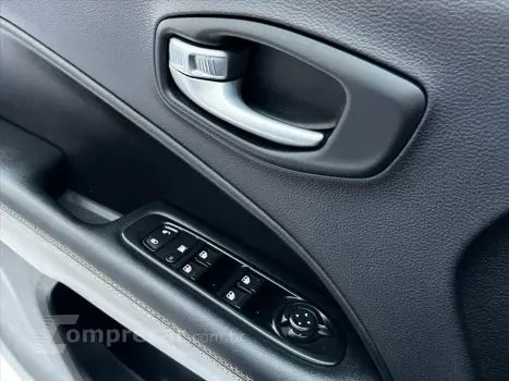 COMPASS 2.0 16V DIESEL LONGITUDE 4X4 AUTOMÁTICO