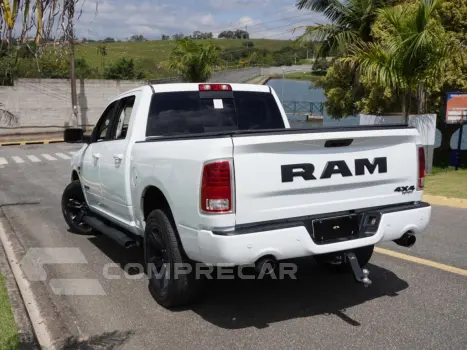 CLASSIC 5.7 V8 GASOLINA LARAMIE NIGHT EDITION CD 4X4 AUTOMÁT