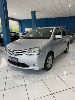 Toyota ETIOS 1.3 X Standard 16V 4 portas