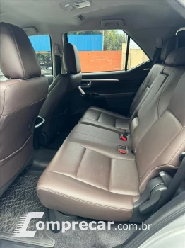 HILUX SW4 2.8 SRX 4X4 7 Lugares 16V Turbo Intercooler