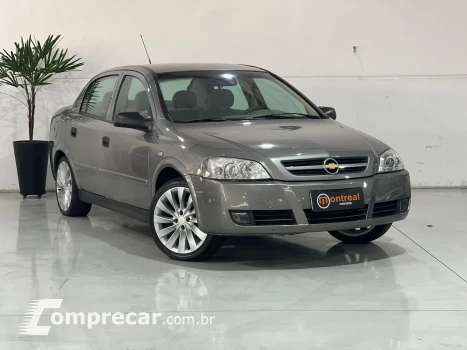 ASTRA 1.8 MPFI GL Sedan 8V