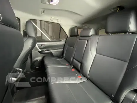 Hilux SW4 SRX Plat. 4x4 2.8 TB Die. Aut.