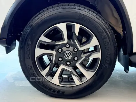 HILUX SW4 2.8 D-4D TURBO DIESEL DIAMOND 7L 4X4 AUTOMÁTICO