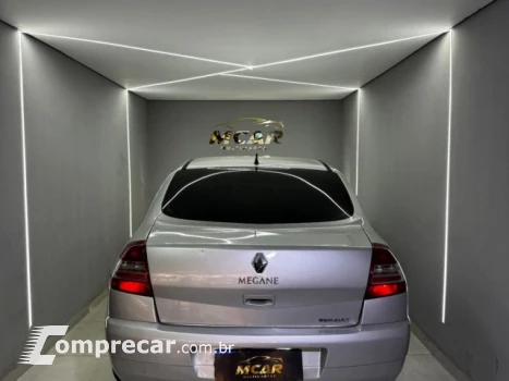 MÉGANE SEDAN - 1.6 DYNAMIQUE 16V 4P MANUAL
