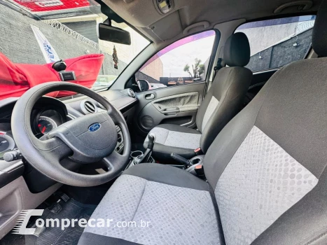 FIESTA 1.6 MPI Class Hatch 8V