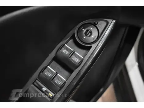 FOCUS HATCH - 2.0 TITANIUM 16V 4P POWERSHIFT