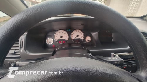 ZAFIRA 2.0 MPFI Elegance 8V