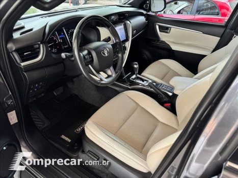 HILUX SW4 2.8 D-4d Turbo Diamond 7L