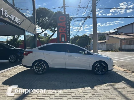FOCUS 2.0 Titanium Sedan 16V
