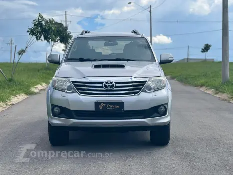 HILUX SW4 3.0 SRV 4X4 7 Lugares 16V Turbo Intercooler