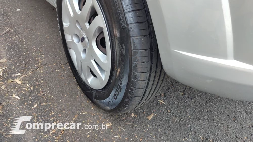 FIESTA 1.6 MPI Class Hatch 8V