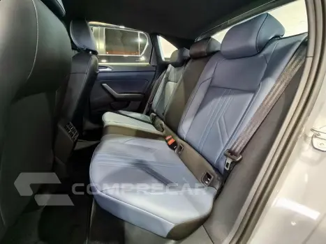 NIVUS HIGHLINE 1.0 200 TSI FLEX AUT.