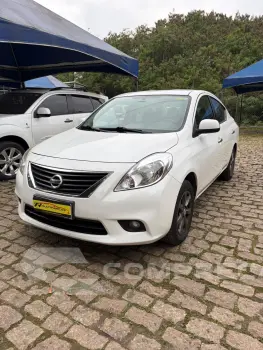 NISSAN Versa SL 1.6 4 portas