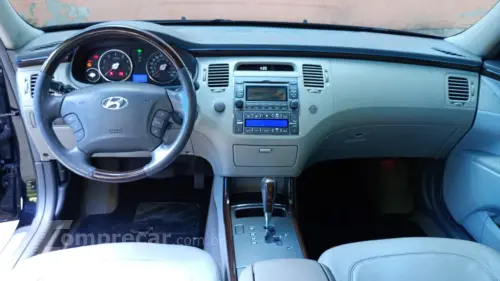 AZERA 3.3 MPFI GLS Sedan V6 24V