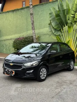 CHEVROLET ONIX 1.0 LT 4 portas