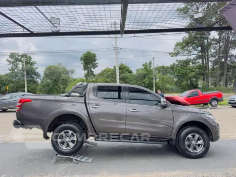 L 200 Triton 2.4 16V SPORT HPE 4X4 CABINE DUPLA TURBO DIESEL