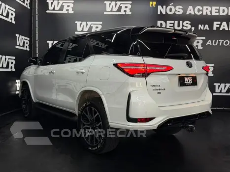 HILUX SW4 2.8 D-4d Turbo Gr-s 7L 4X4