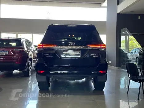 HILUX SW4 2.7 SRV 7 LUGARES 4X2 16V FLEX 4P AUTOMÁTICO