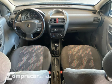 CORSA 1.8 MPFI Maxx Sedan 8V