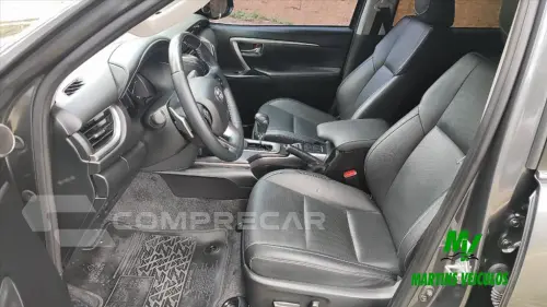 HILUX SW4 2.8 D-4D TURBO DIESEL SRX 4X4 AUTOMÁTICO