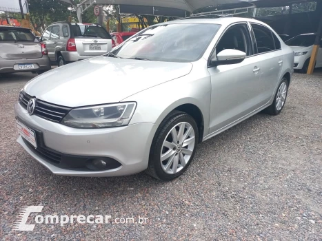 Volkswagen Jetta 2.0 Comfortline Flex 4P Tiptronic 4 portas